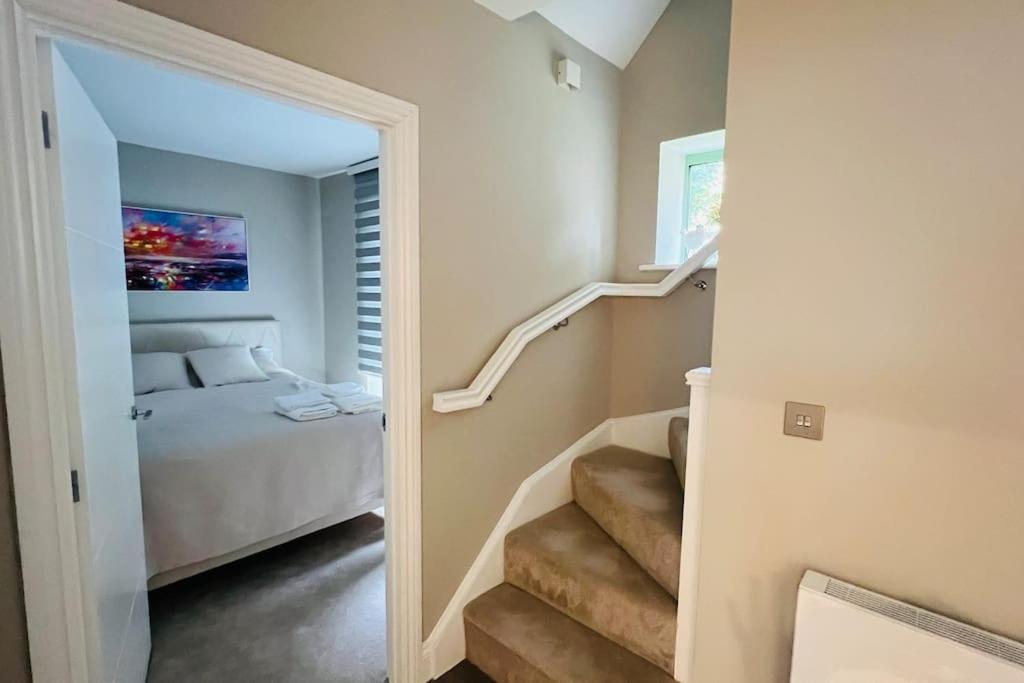 A House Designed For You… Edmonton Eksteriør billede